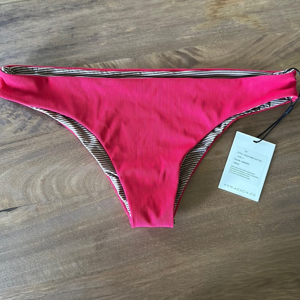 ACACIA - Makai Bottom. L. Sangria ribbed.